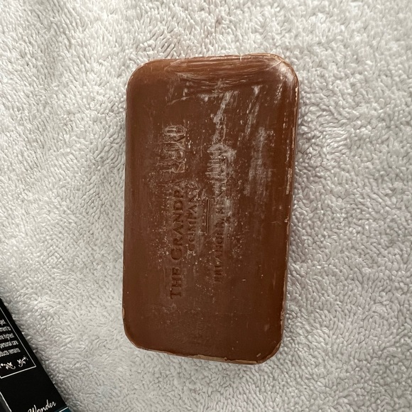 Grandpa's Original Pine Tar Bar Soap - 4.25 oz Lathers White -.
NEW- - Picture 8 of 9